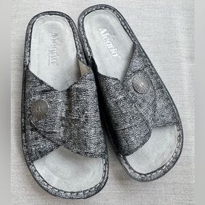 Alegria KYL-905X Metallic Slide Sandals Comfort Rocker Sole Size 37